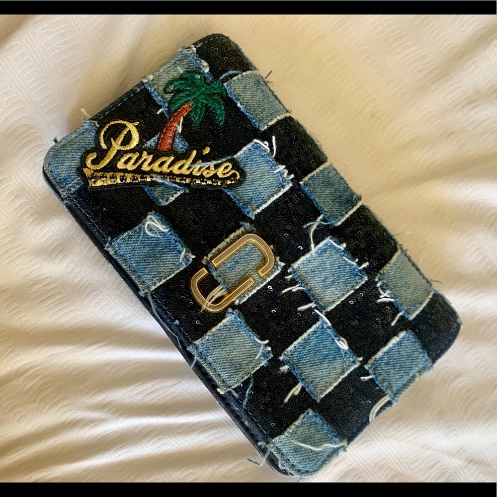 Marc Jacobs Paradise Crossbody Wallet. LIKE NEW ☀️